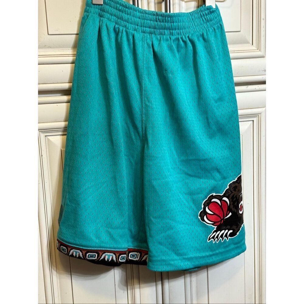 Mitchell & Ness Men's NBA Vancouver Grizzlies Practice Shorts Mint Green Large